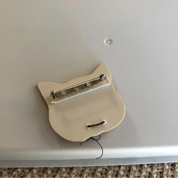 Vintage Kitty Brooch - Picture 2 of 3